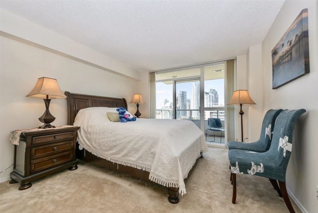 6055 Nelson Ave, #2102
