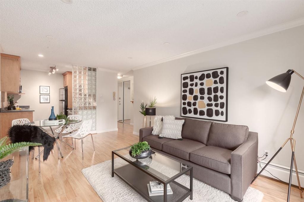 2033 W 7th Ave, #202