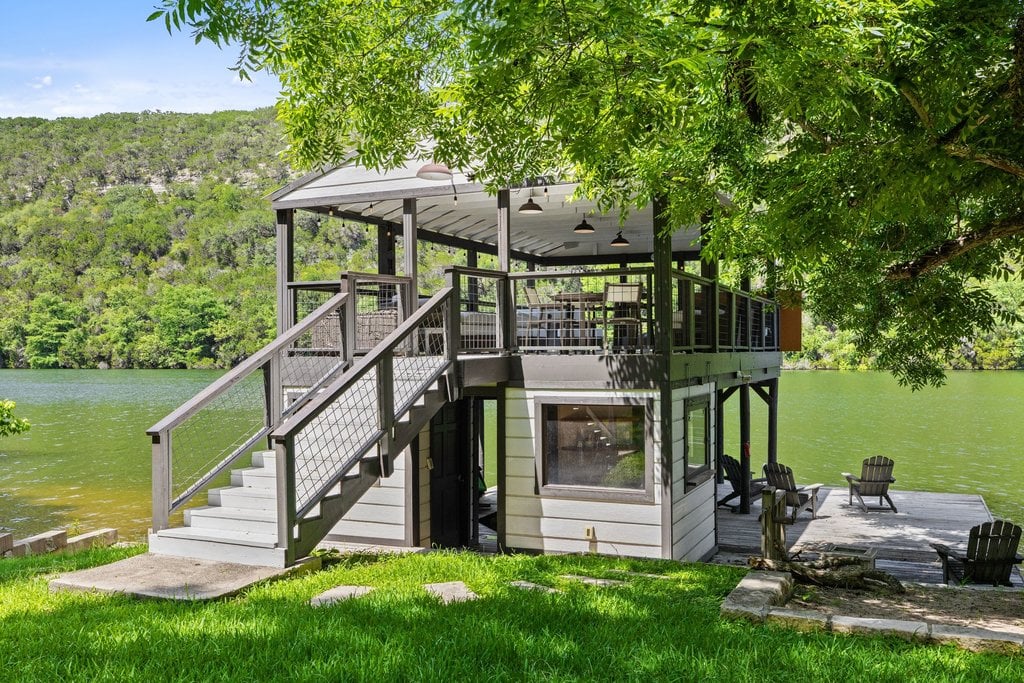2932 Oestrick Lane