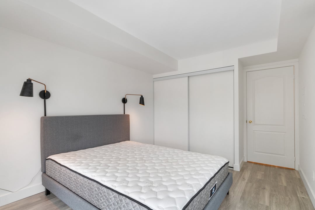 398 Eglinton Avenue E #611