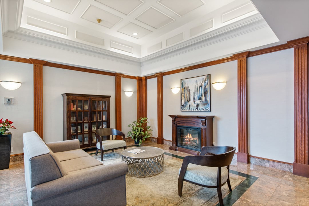 398 Eglinton Avenue E #611