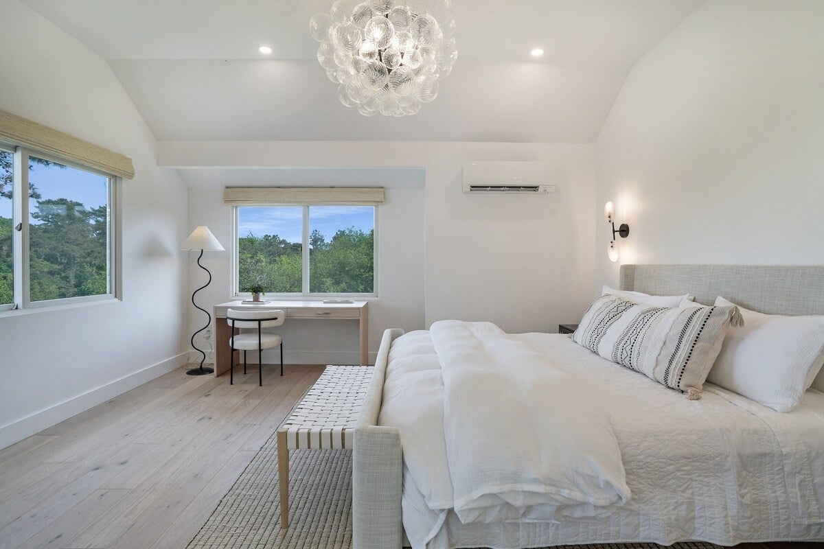 Oak Bluffs Renovated Retreat