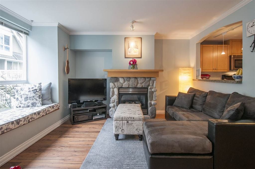 1073 Lynn Valley Rd, #12