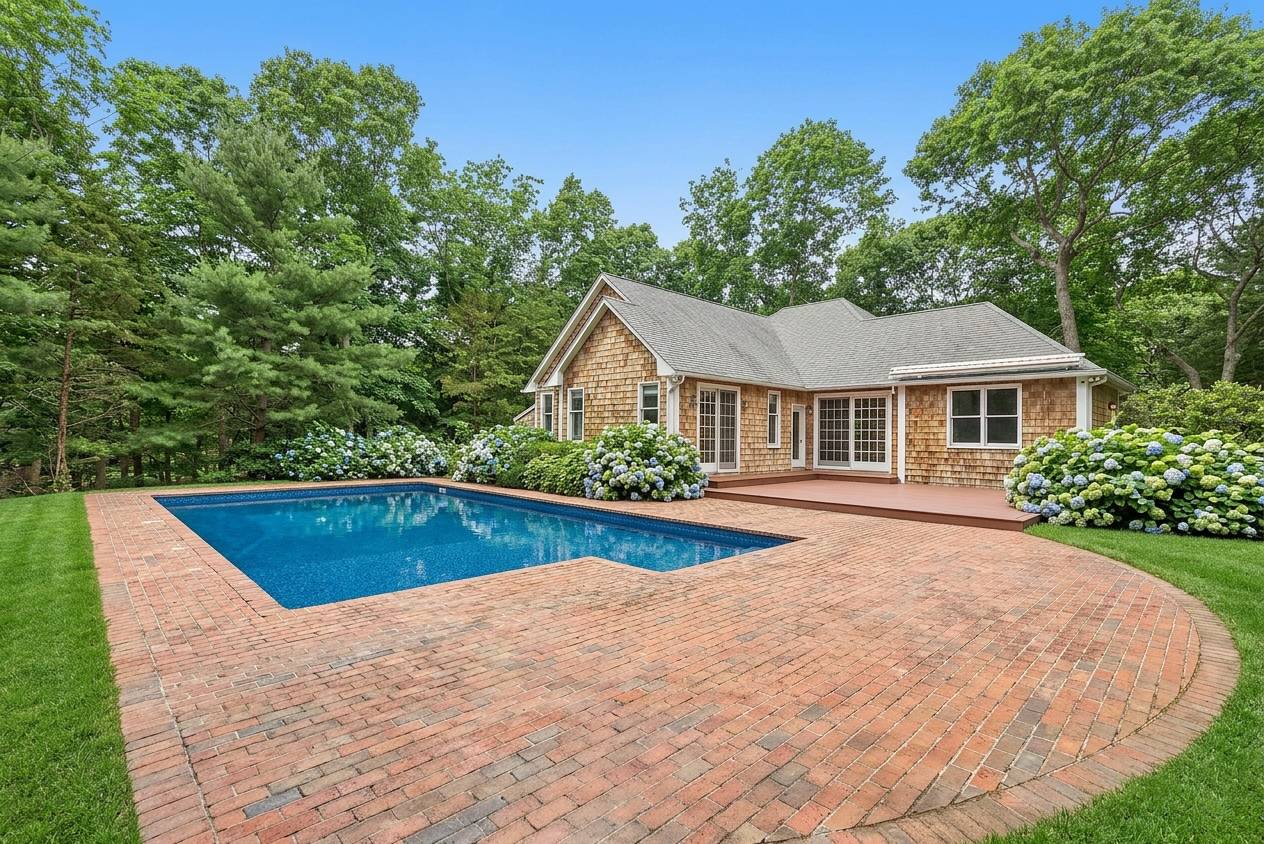 23 Shorewood Drive
