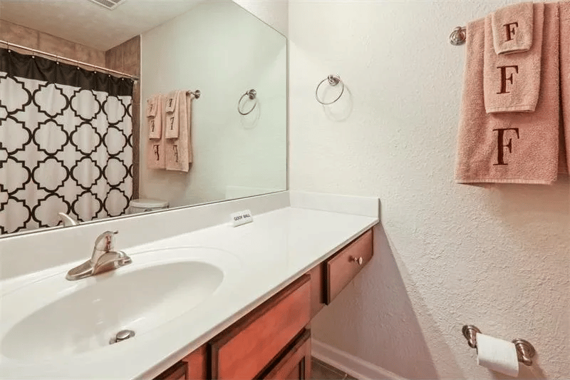 105 River Dr N Unit B