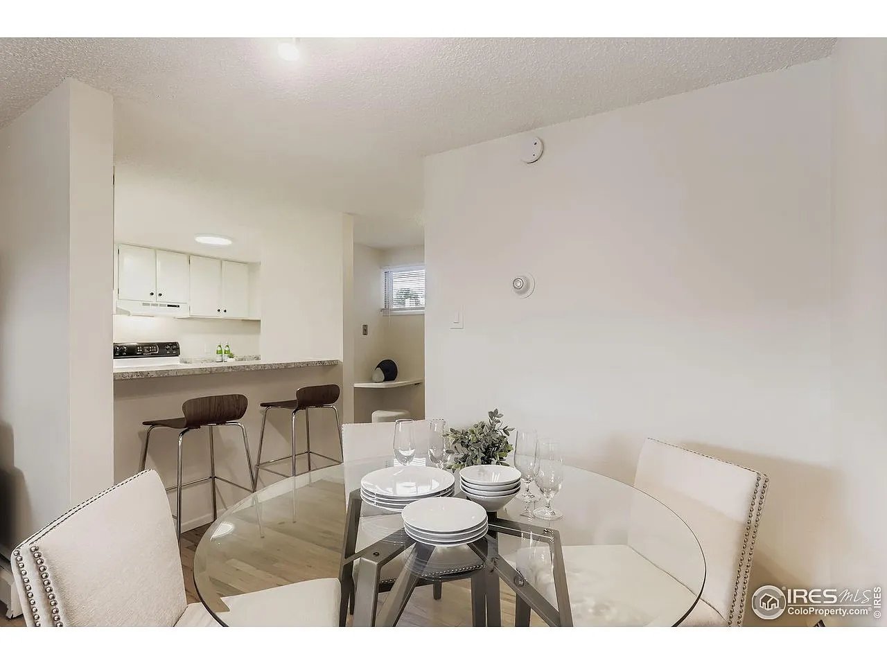 1842 Canyon Blvd #111