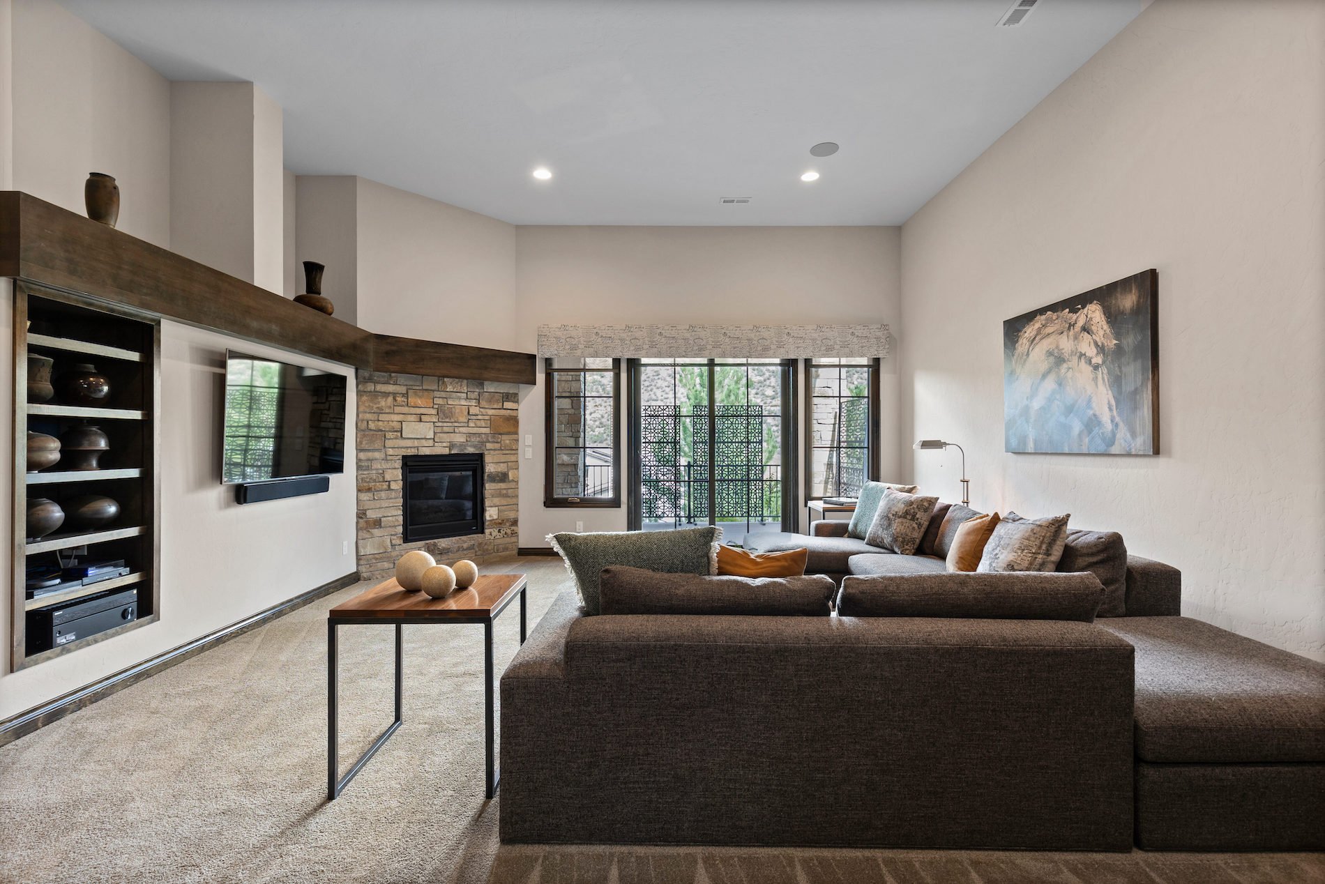 8122 Raphael Lane