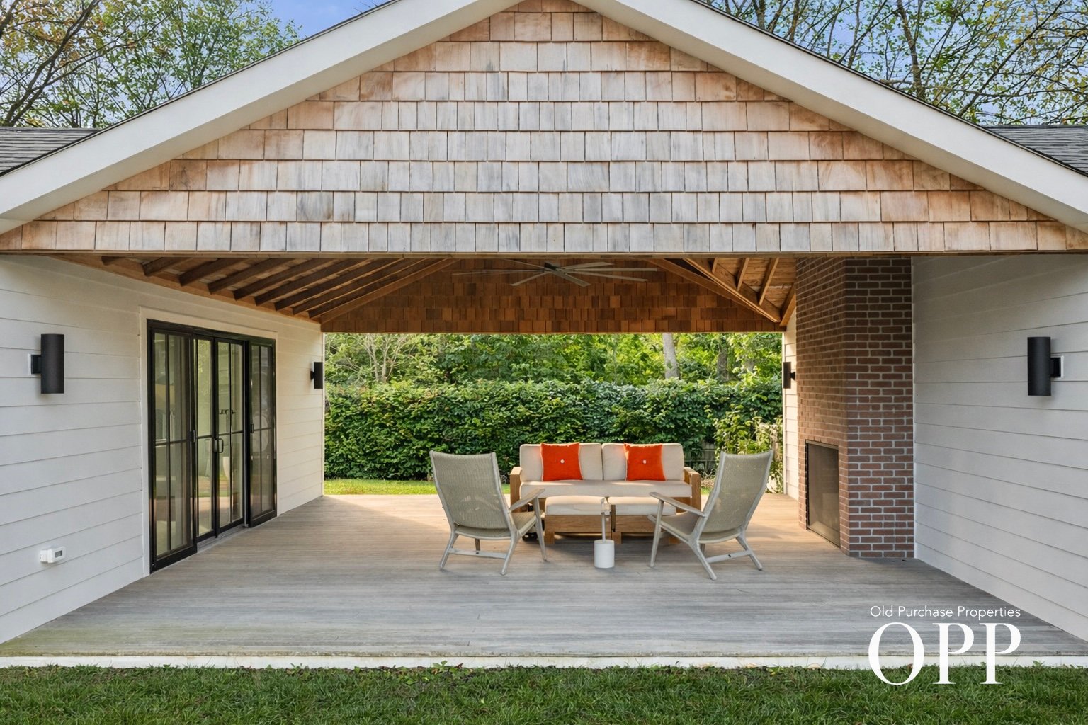 A MODERN SANCTUARY IN AN EXQUISITE LOCATION