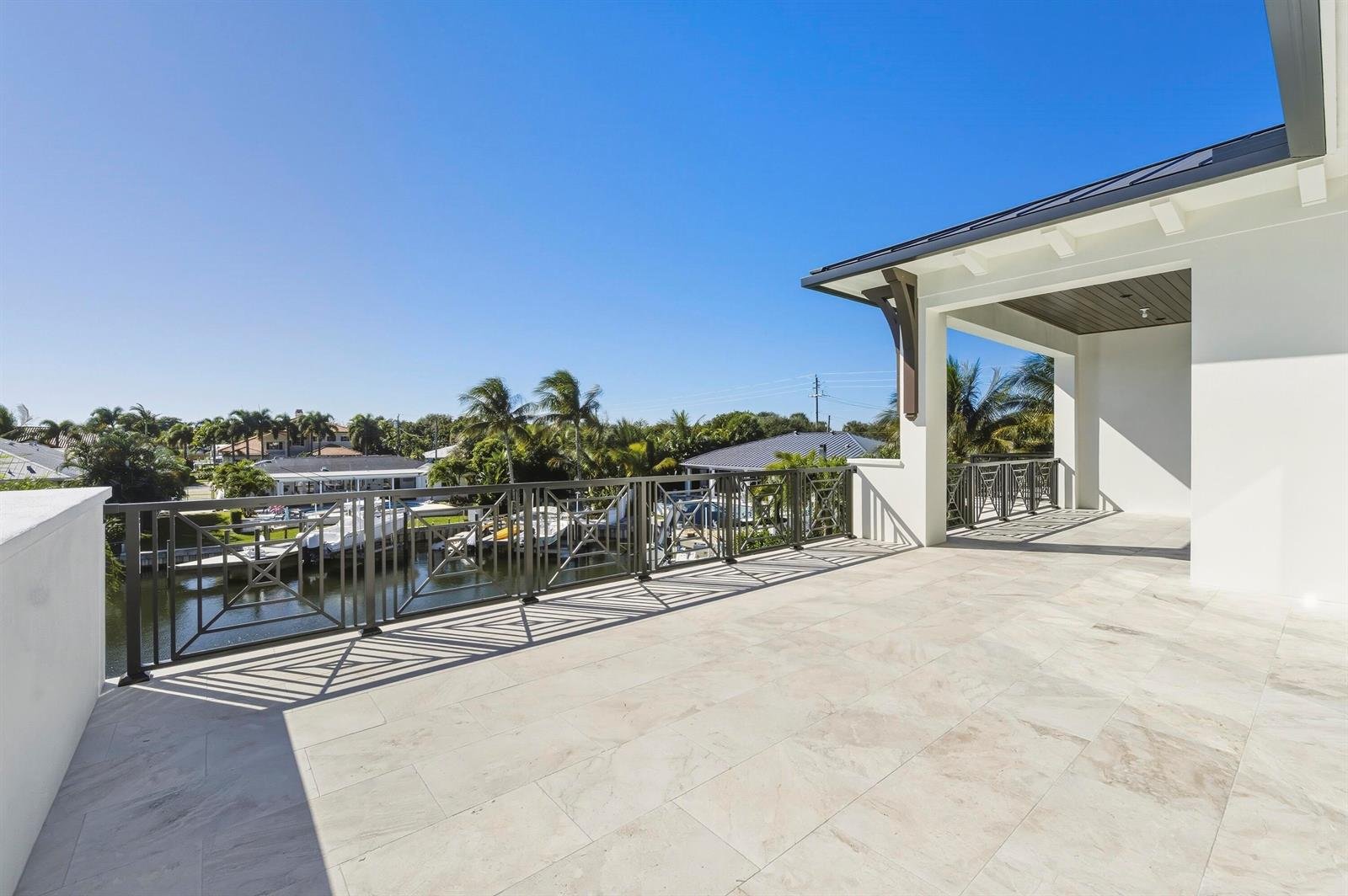 2442 Bay Circle