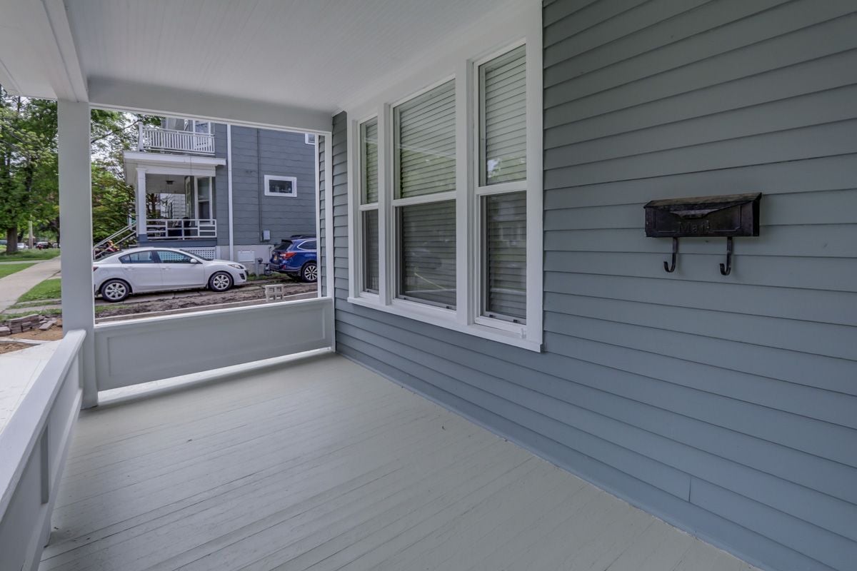 For Rent: 1213-15 Vilas Ave