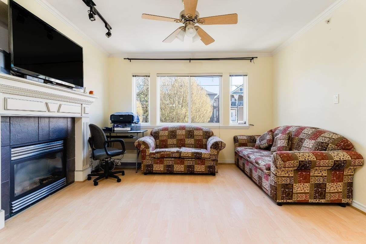 2821 Victoria Dr