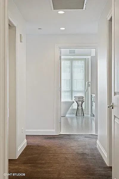 11 E Walton St APT 3201