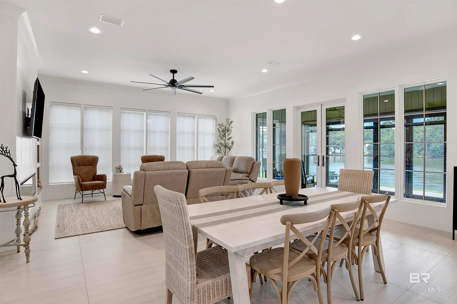 873 Inlet Cir