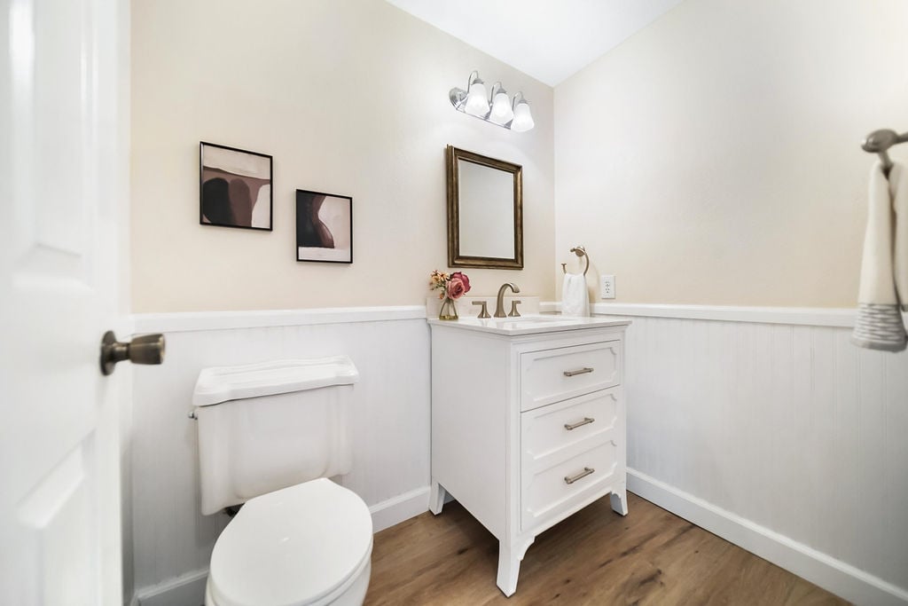 3055 NW Colonial Lane