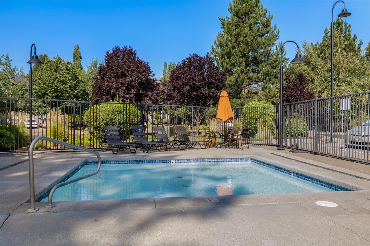 61148 Foxglove Loop