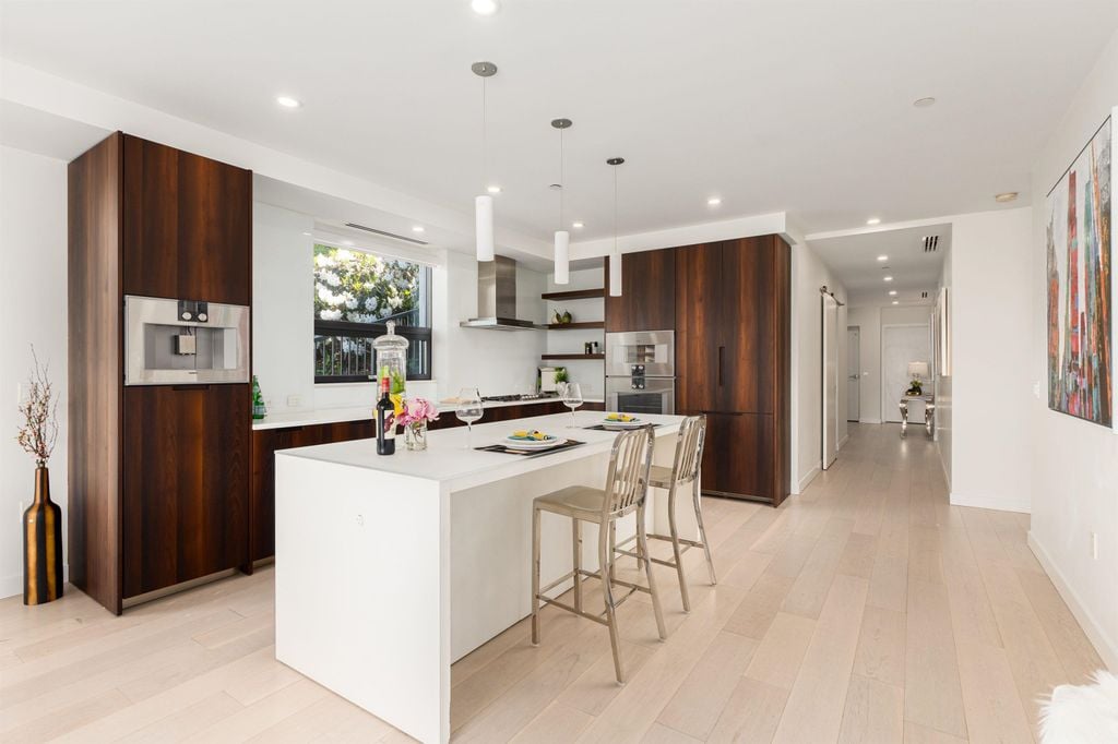 1101 W 7th Ave