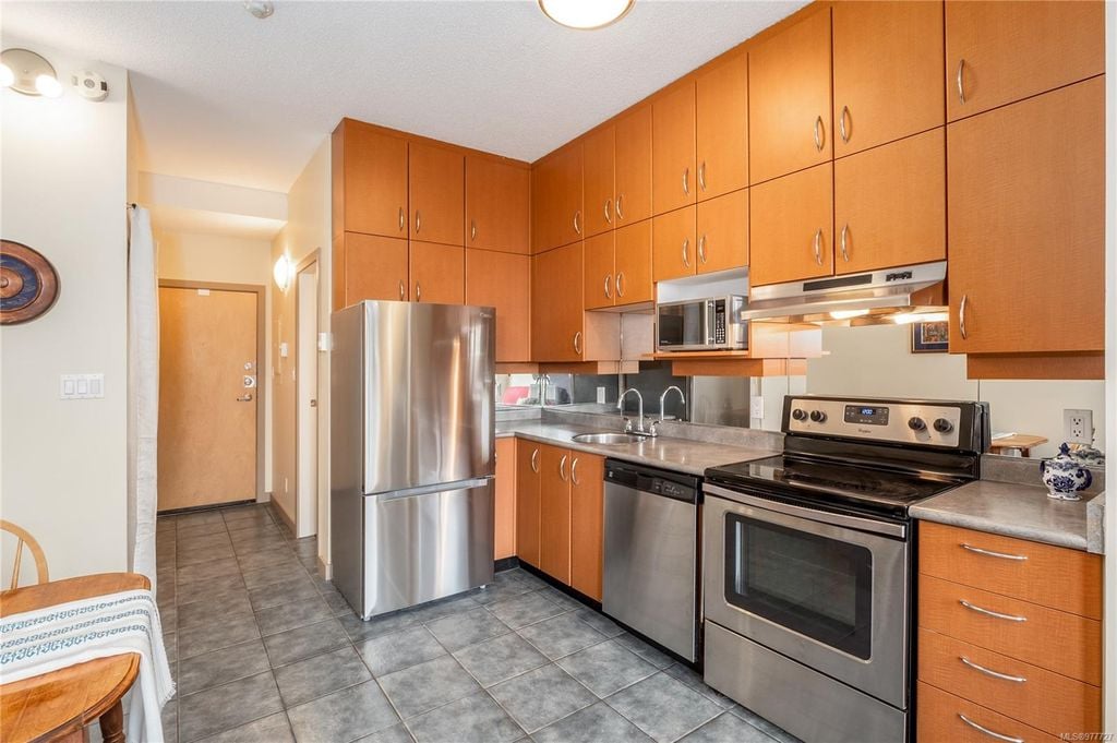 409 Swift St, #211