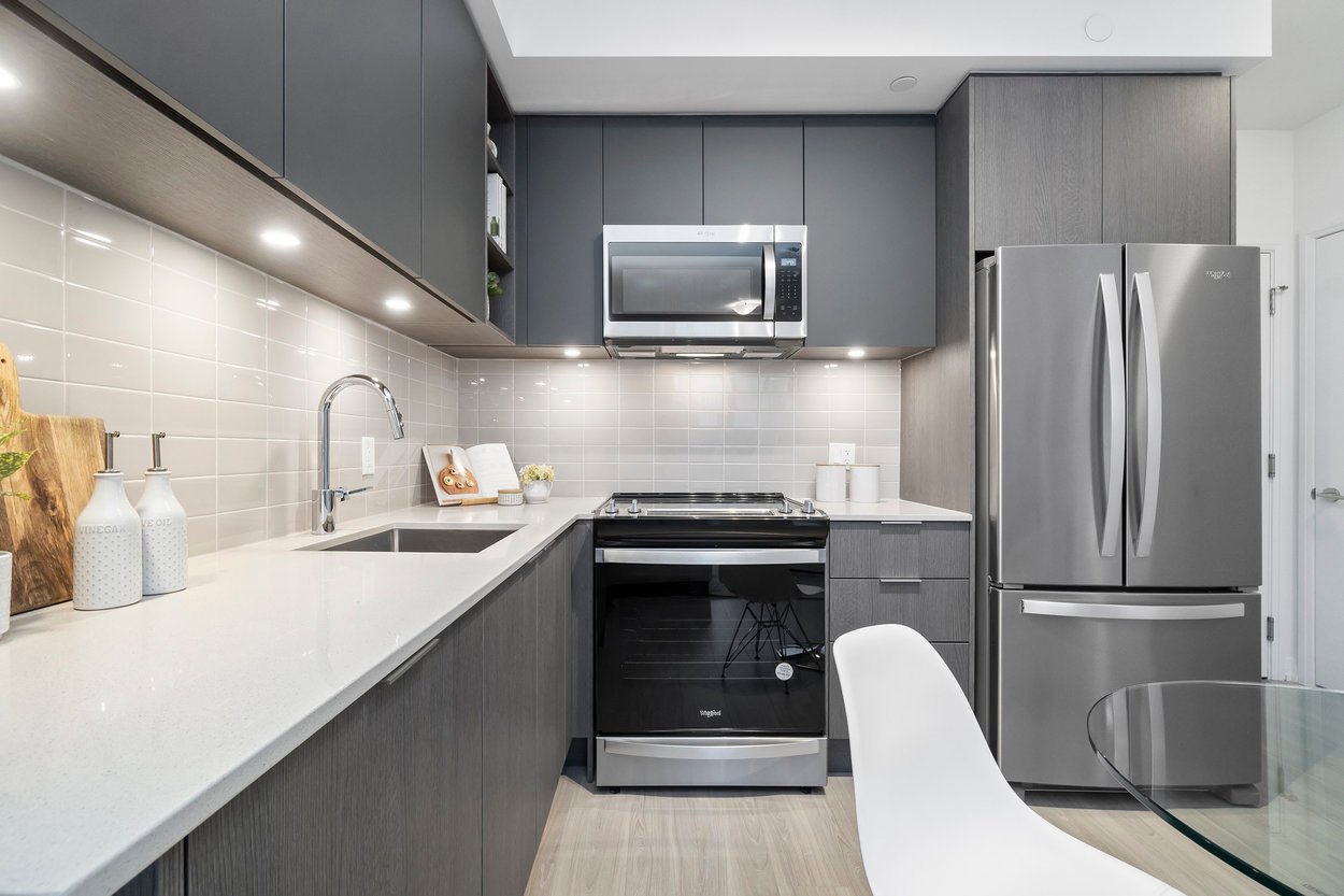25 Holly St Unit: 708