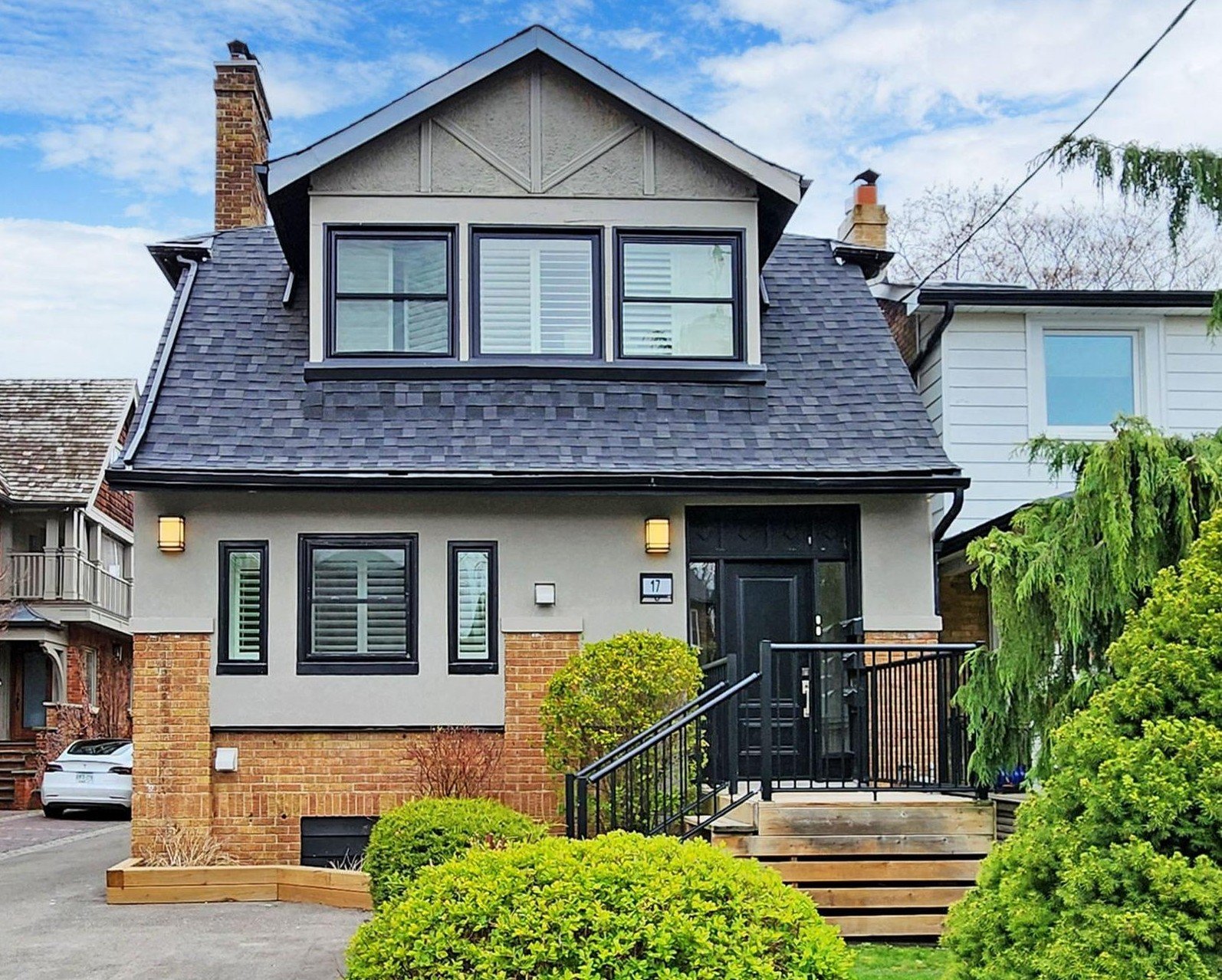 17 Humewood Dr Suite 2