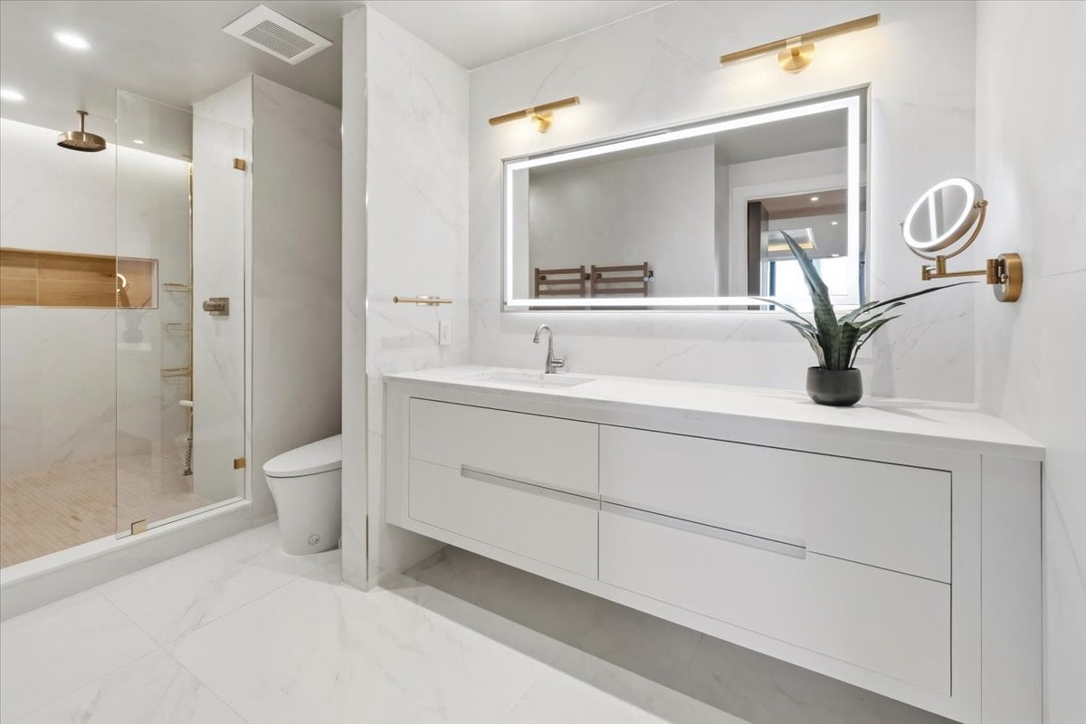 100 Carlyle Drive VG6