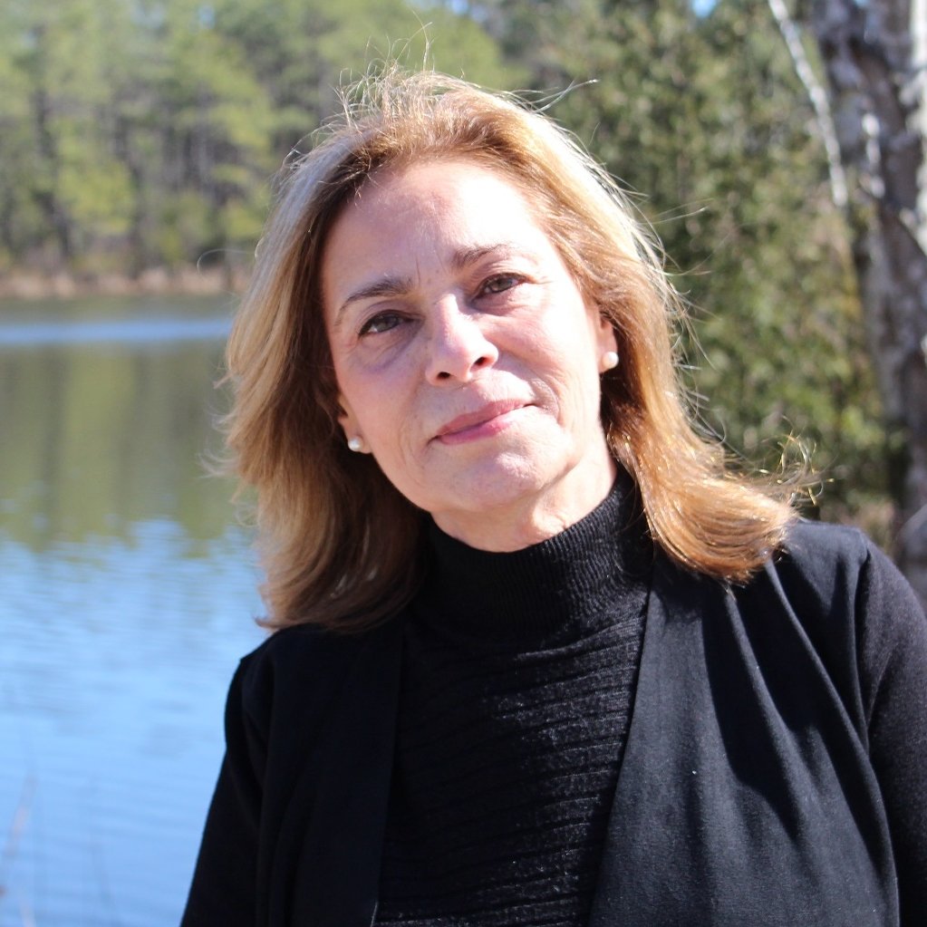 Donna Diorio Ship Bottom, NJ Real Estate Agent Headshot