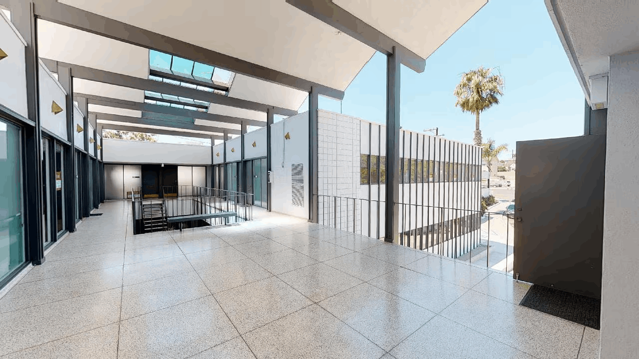 3065 Rosecrans Pl - Loma Starr