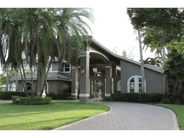 6717 NW 65Th Ter