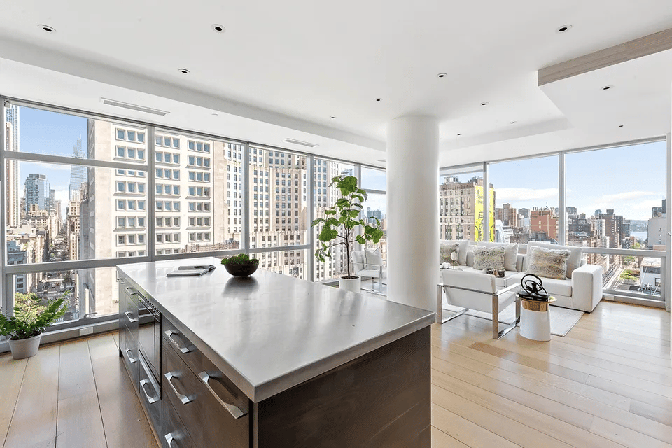 23 East 22nd St #21A