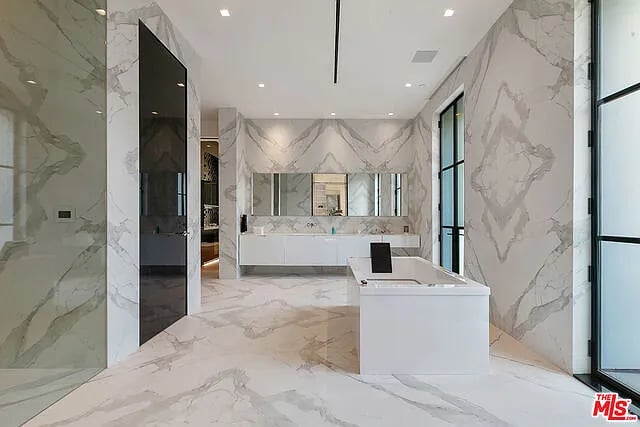 10701 Bellagio Rd