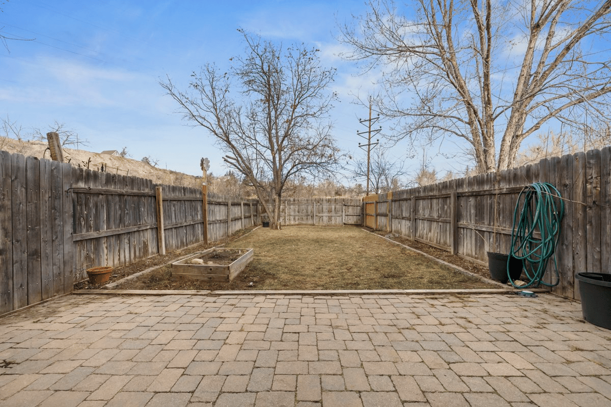 Just Listed: A Cozy Townhome Blending Comfort, Style, and Tranquil Living!