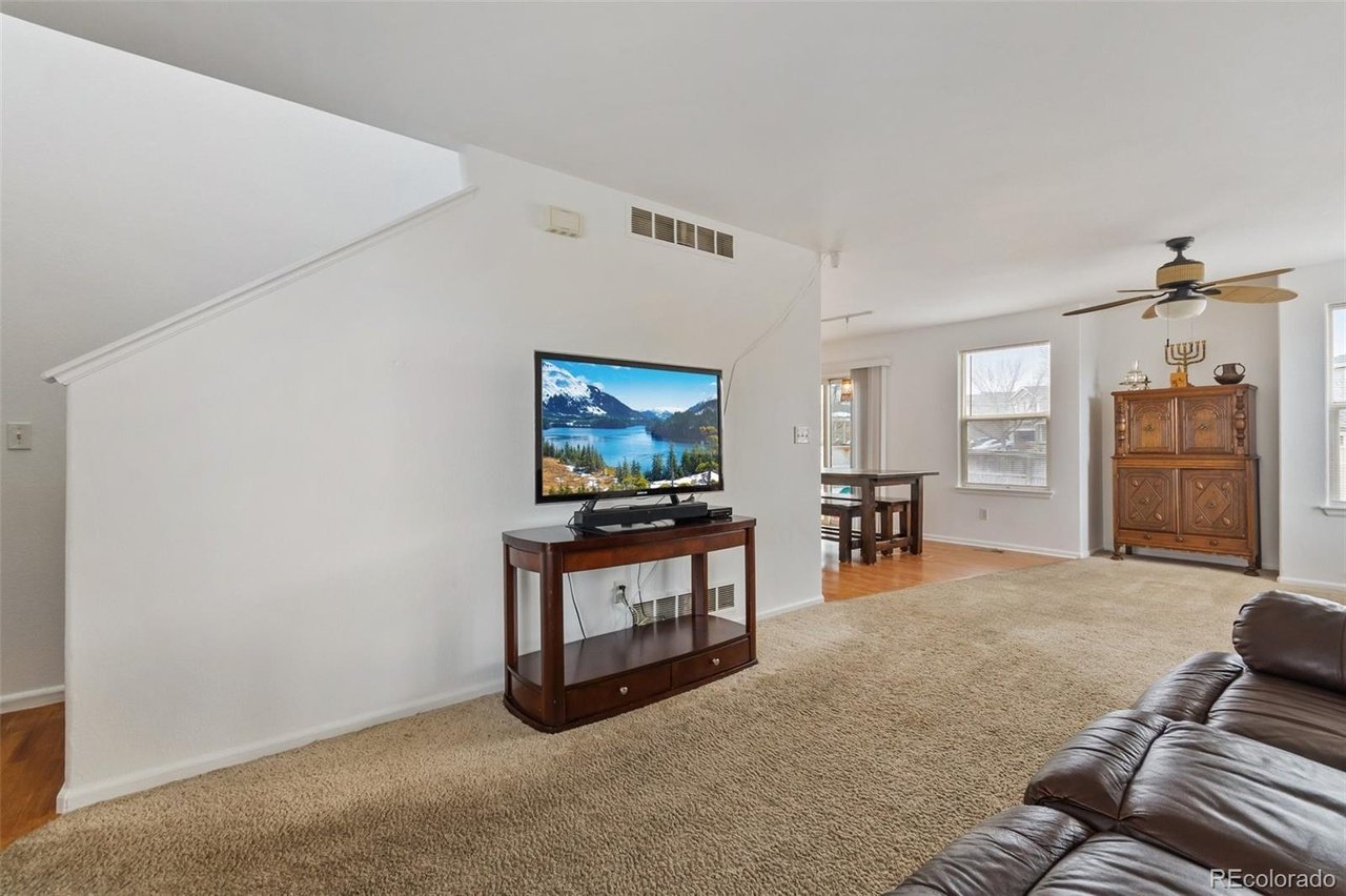 1015 Mockingbird Ln