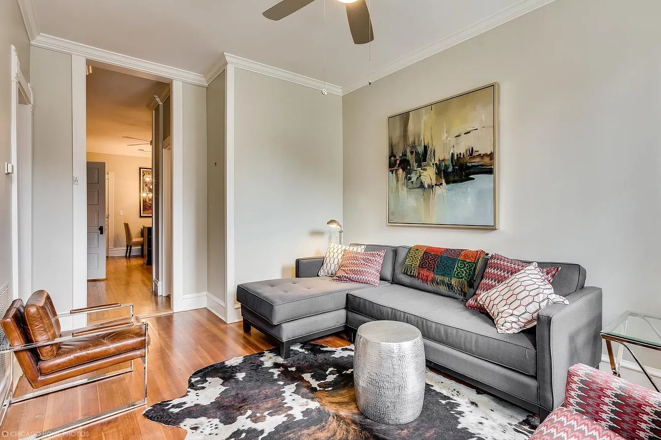 2044 W McLean Ave