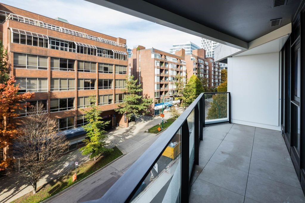 889 Pacific St, #403