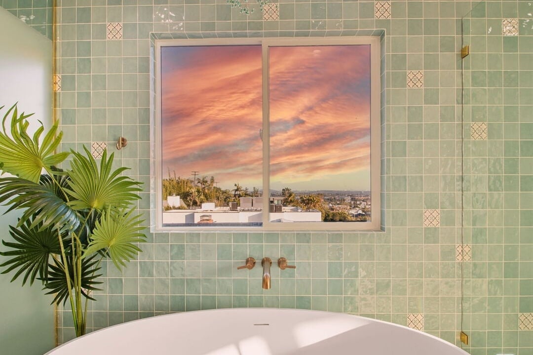 905 Berkeley St, 90403