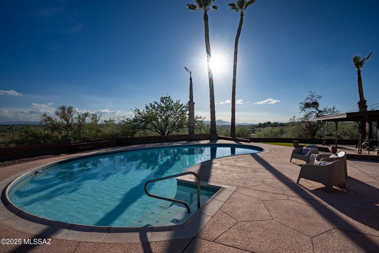 5240 E River House Rd