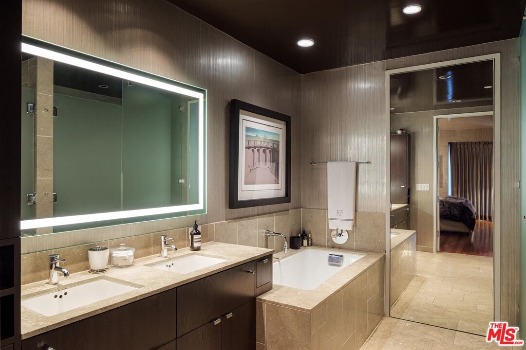 6250 Hollywood Blvd, #6K