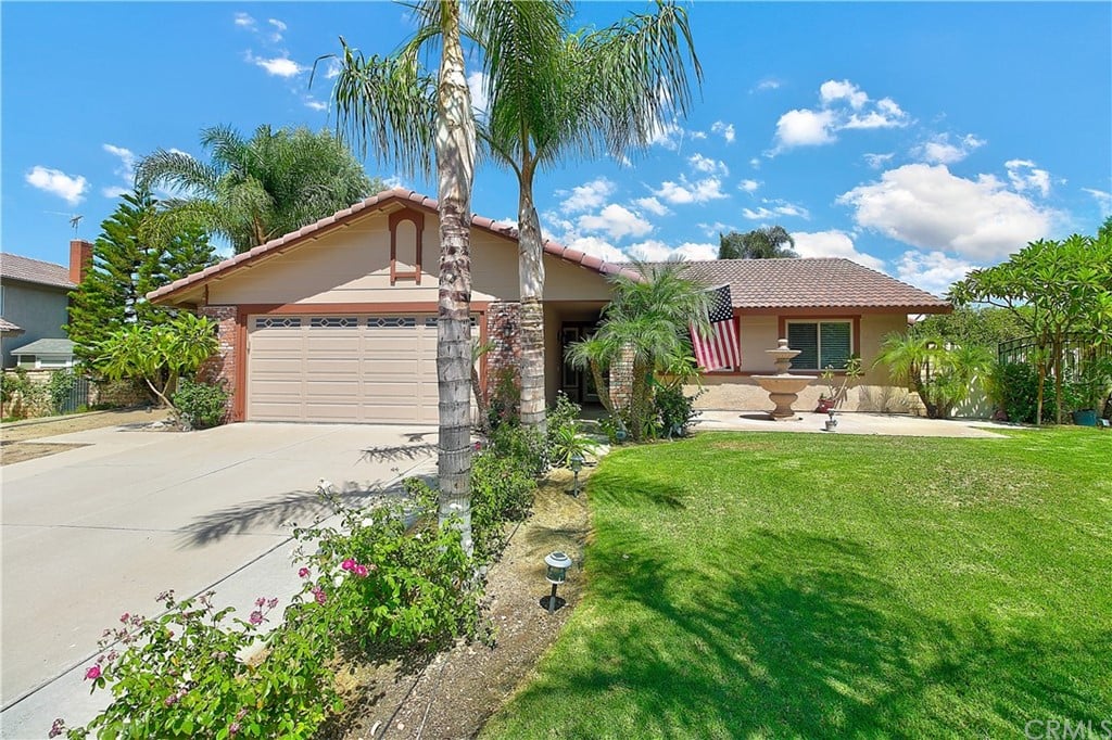 1266 Versailles Cir