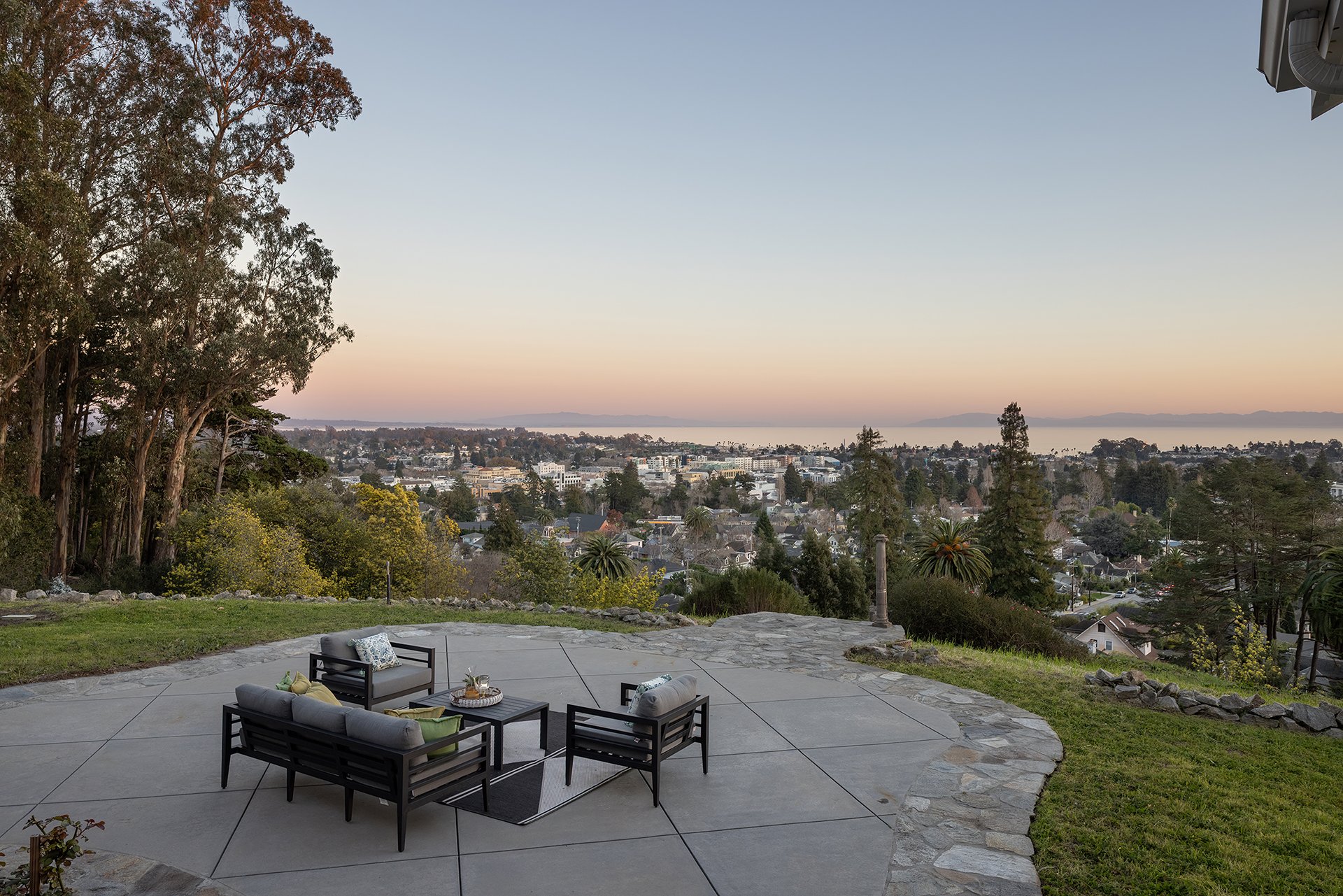 Villa Fair View - 535 Highland Ave