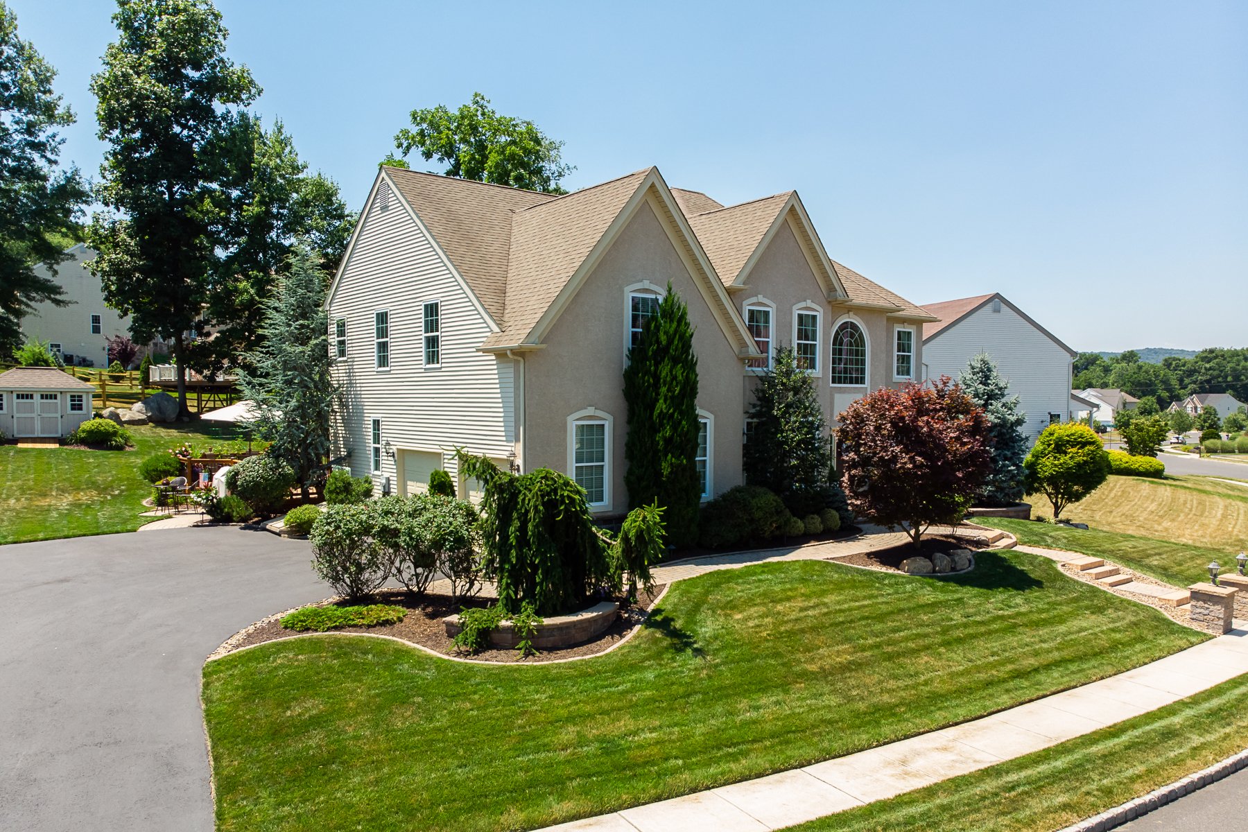 4800 Curly Horse Drive