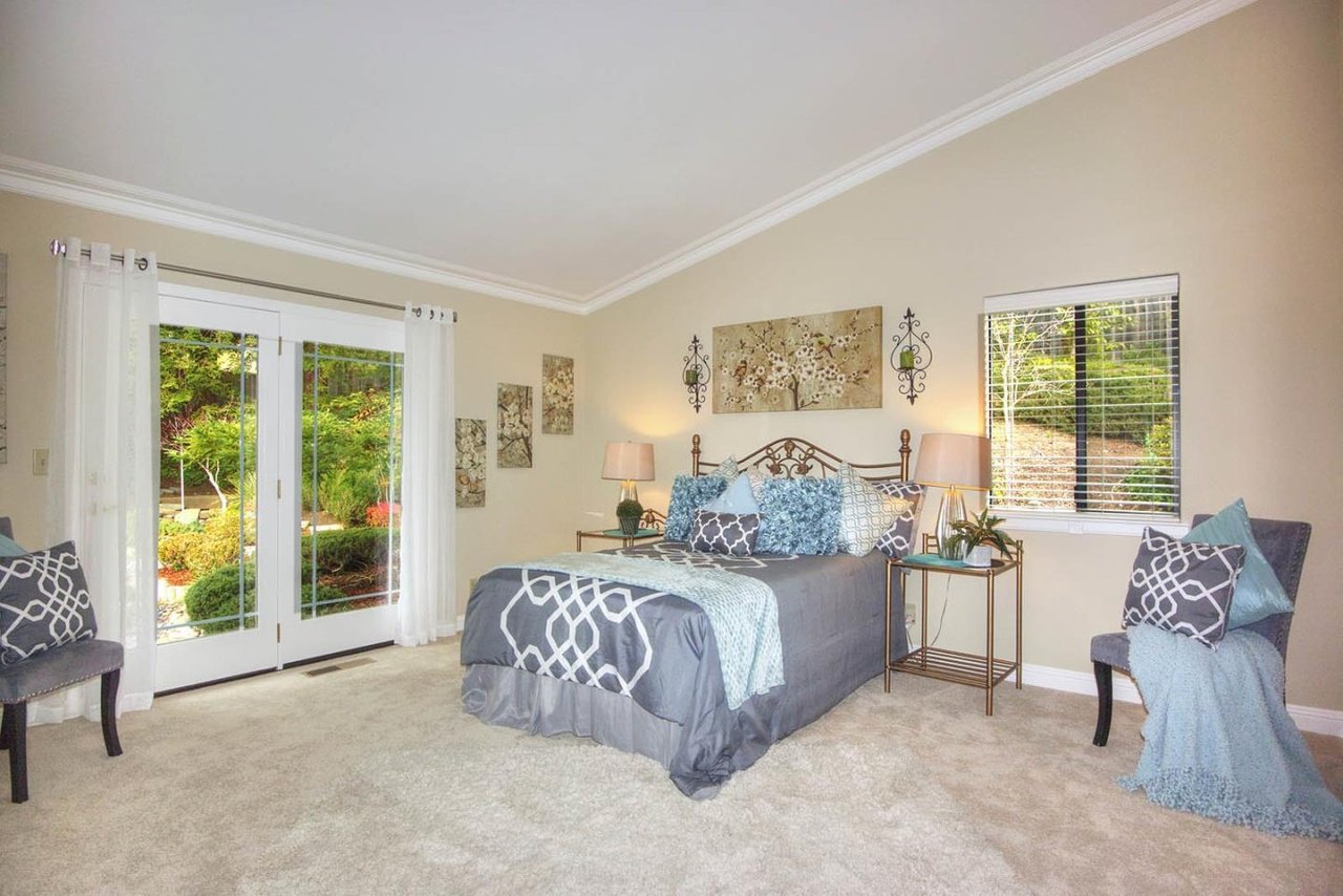 11332 Rolling Hills Dr