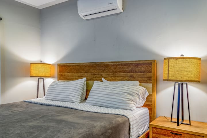 Beach House Apt 10 • 1BR + Sofa Bed • Full Kitchen - Airbnb