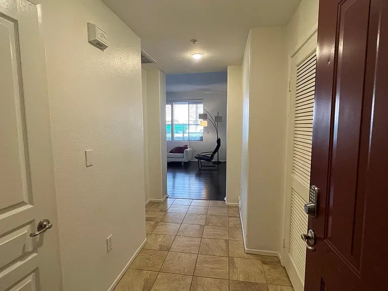 2121 Watermarke Pl