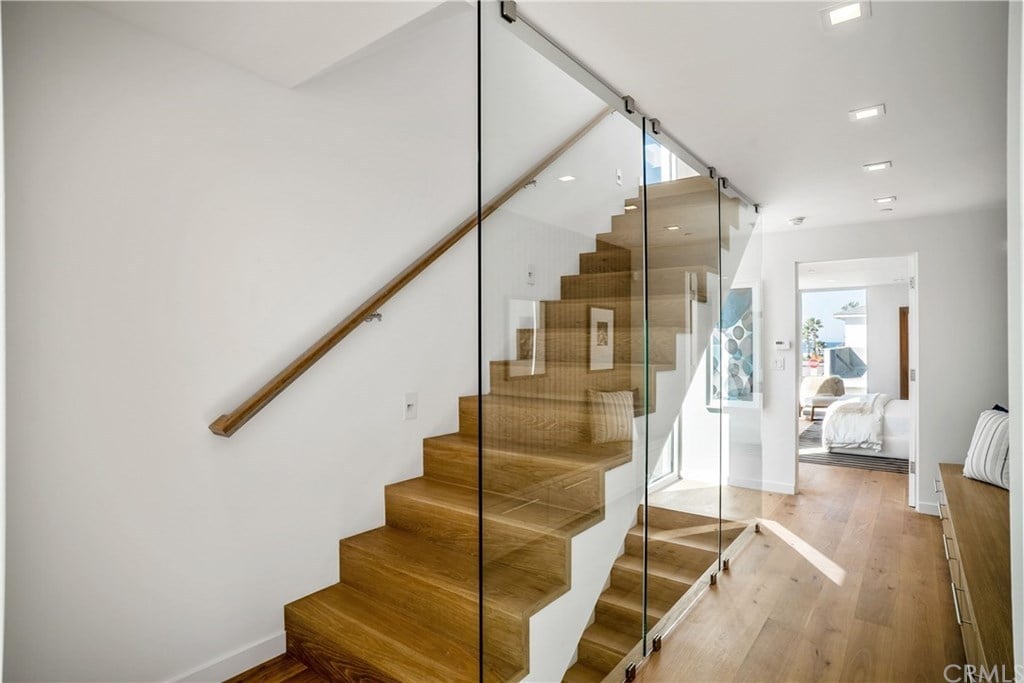 121 2nd St