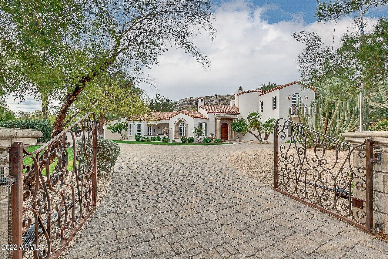 6543 E Hummingbird Ln