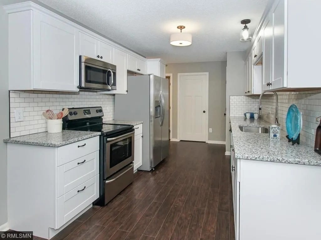 8785 Hastings Cir NE