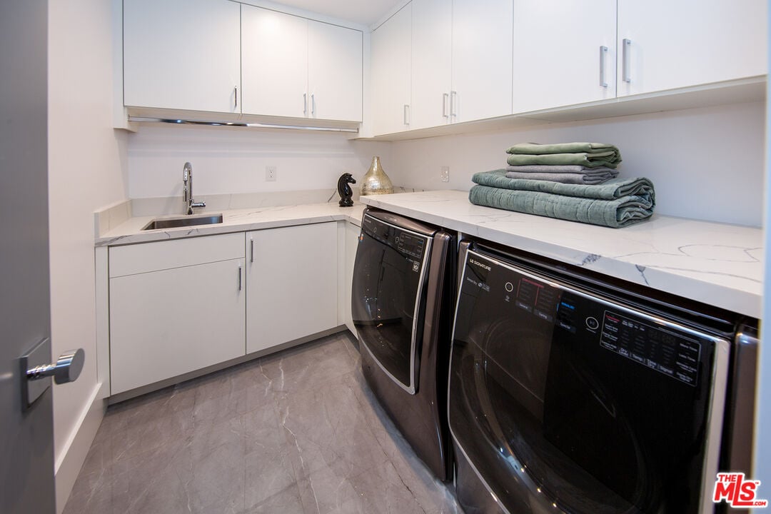 S Sherbourne Dr, 90035