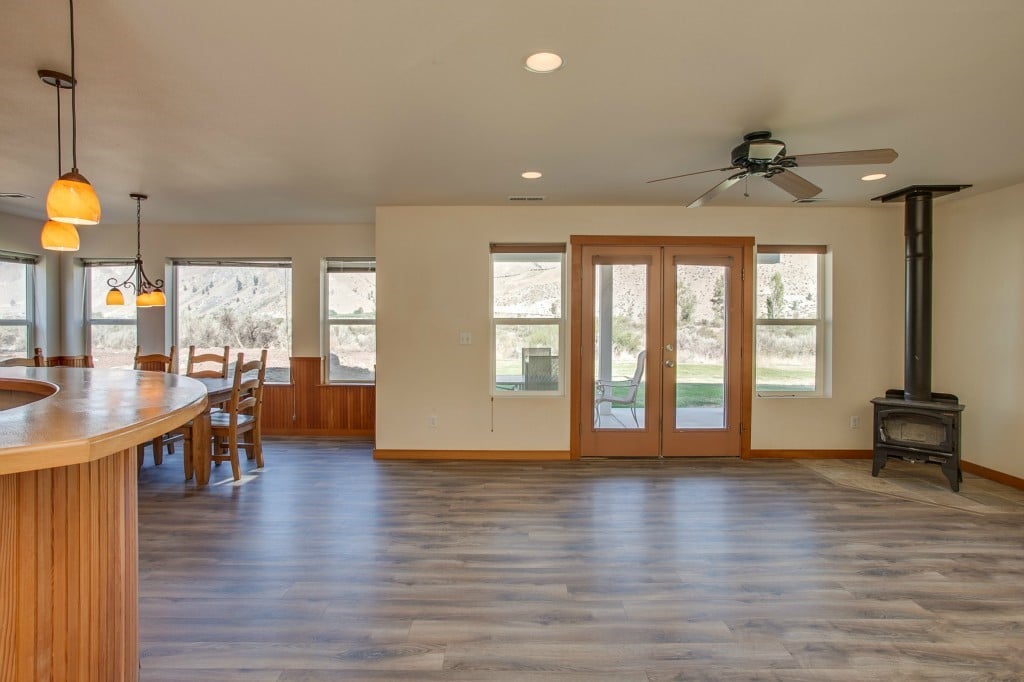 375 Lake Front Rd
