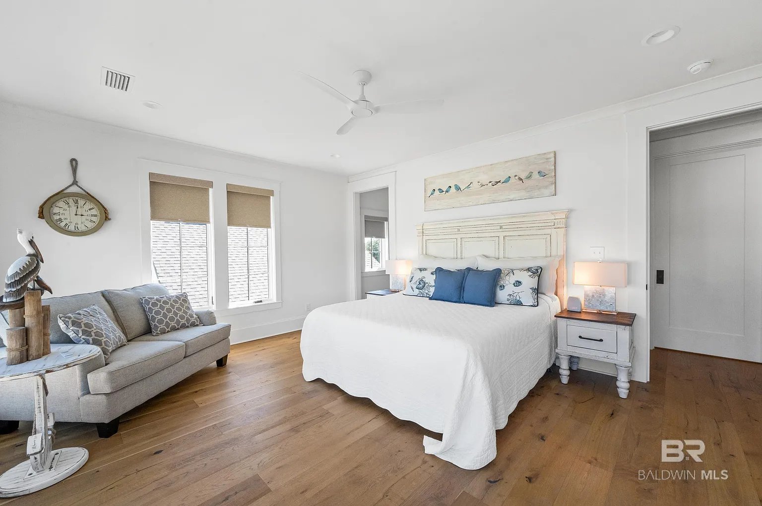 902 Inlet Cir
