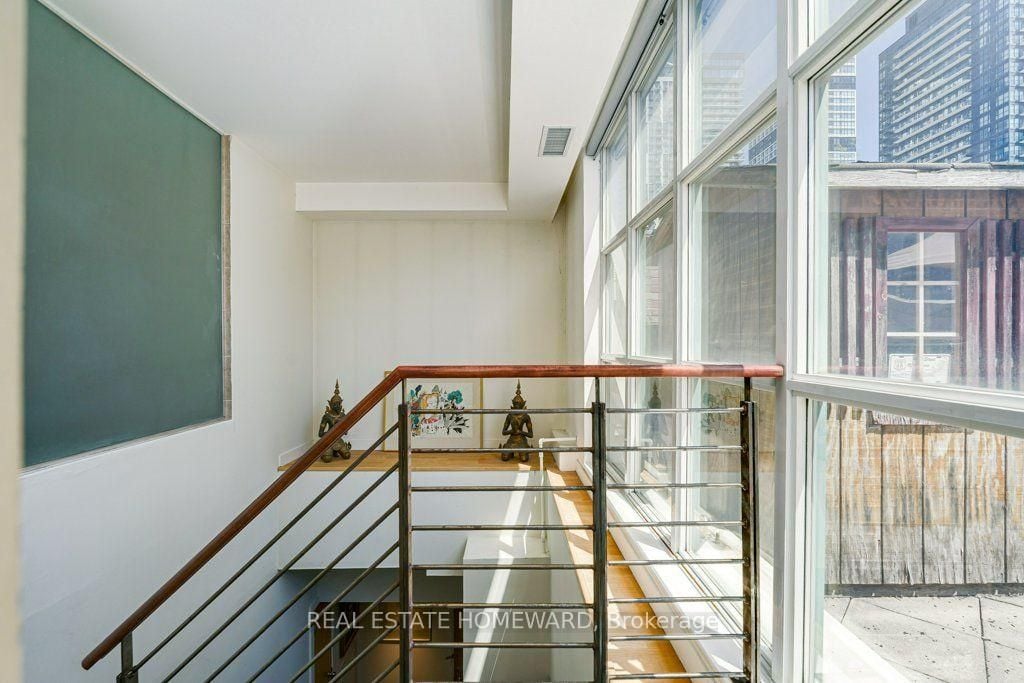 LOFT WITH PRIVATE TERRACE