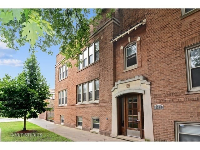 2225 W Waveland AVE 1